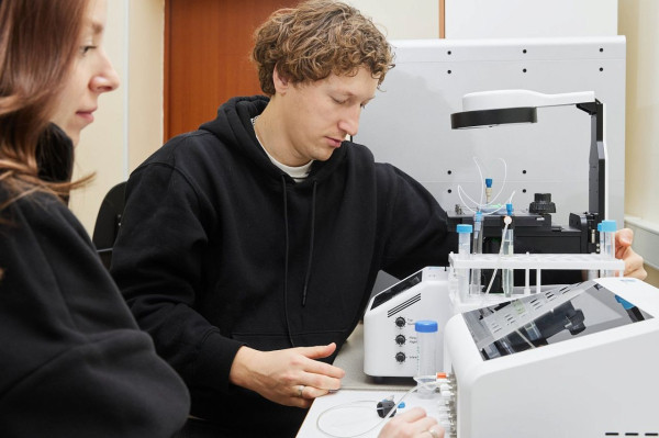 Микрокапсулы для точной медицины: ученые исследуют новые технологии доставки лекарств