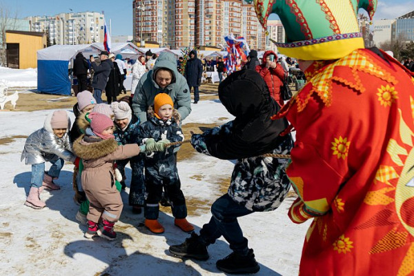 Жители Сургута впервые с размахом отметили Красную горку