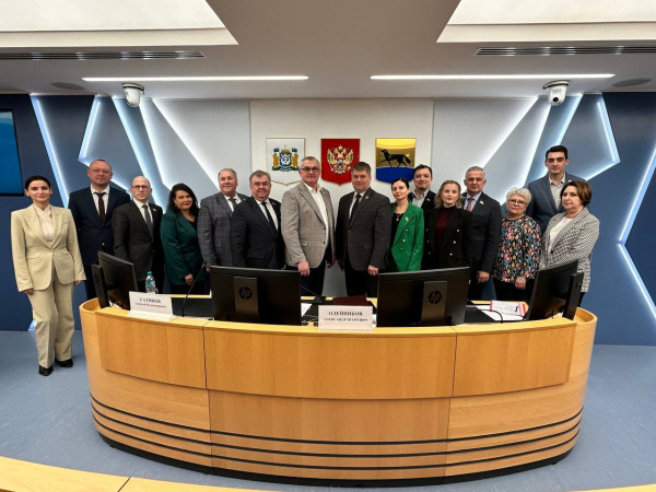 Сегодня в Думу Сургута приехали коллеги из Нижневартовска, чтобы принять участие в работе &laquo;круглого стола&raquo; по инициативным проектам