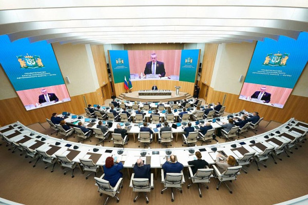 Правительство ХМАО усилило контроль за условиями жизни детей-сирот