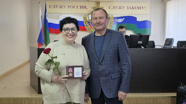 В Сургуте поздравили ветеранов органов внутренних дел и отметили их заслуги