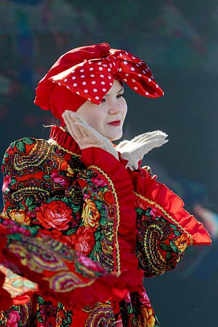 Жители Сургута впервые с размахом отметили Красную горку