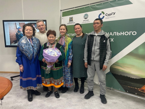 Еремей Айпин поздравил хантыйского филолога с 75-летним юбилеем Еремей Айпин поздравил хантыйского филолога с 75-летним юбилеем