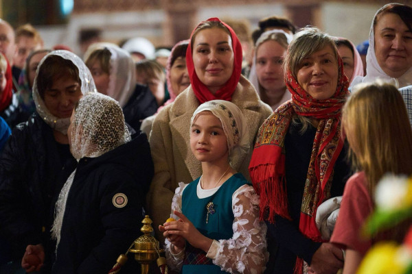 Руслан Кухарук поздравил жителей Югры со Светлой Пасхой