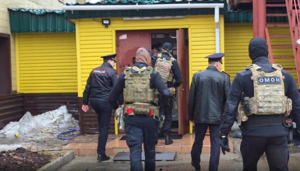 В Сургуте усилен контроль за миграционным законодательством: выдворены 13 иностранцев