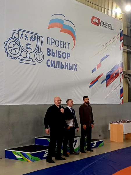 Владимир Семенов поддержал детский турнир Владимир Семенов поддержал детский турнир