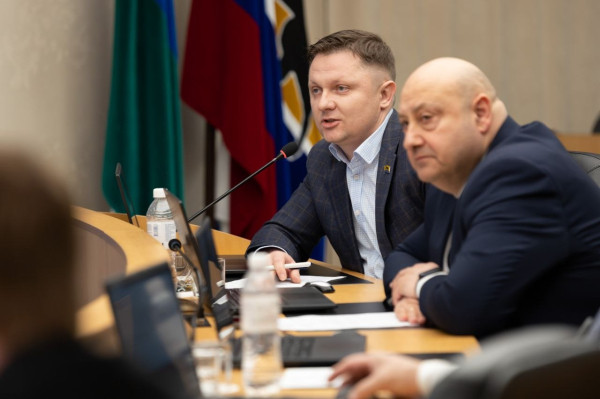 Через два месяца закончится учебный год и станет актуальной тема летнего ремонта общеобразовательный учреждений города