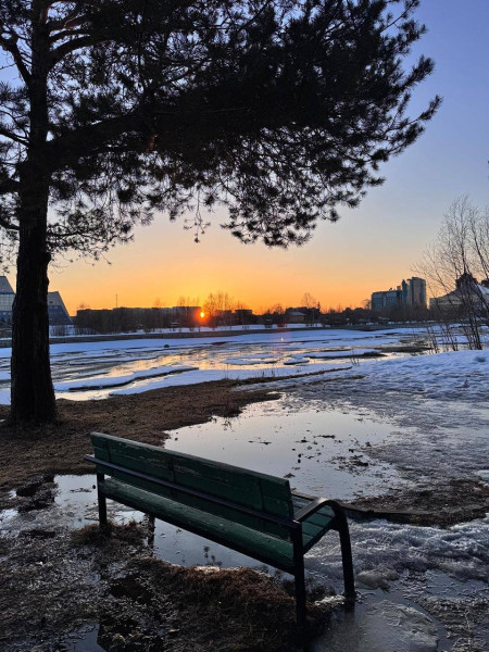 Когда тяжело - вспомните, что, кроме наших собственных драм, существуют и другие драмы, обошедшие нас стороной