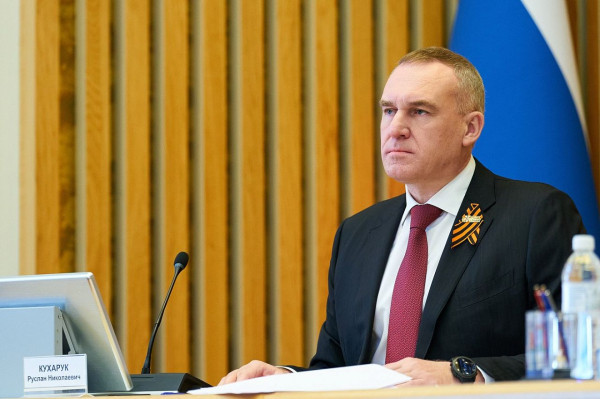 Губернатор Кухарук высказал решимость достроить вокзал в Сургуте, несмотря на недостаток финансов