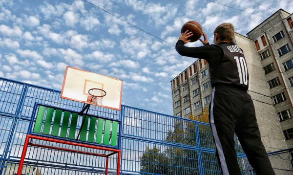 В парках Сургута этим летом отремонтируют детские и спортивные площадки В парках Сургута этим летом отремонтируют детские и спортивные площадки