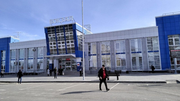 В Нягани партийный десант проверил работу железнодорожного вокзала, построенного по Народной программе &laquo;Единой России&raquo;