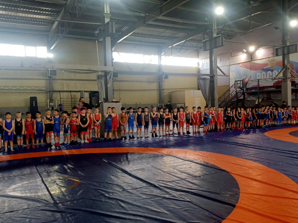 Владимир Семенов поддержал детский турнир Владимир Семенов поддержал детский турнир