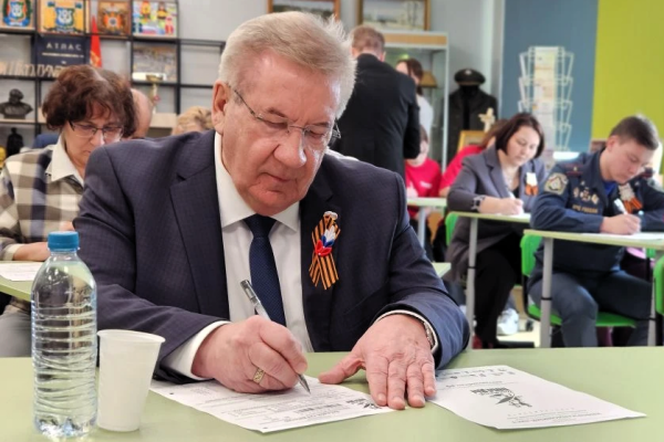 Партийный проект &laquo;Единой России&raquo; собрал на &laquo;Диктант Победы&raquo; 15 тысяч жителей Югры