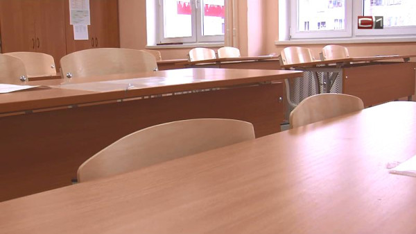 СРОЧНО! В Сургуте закрывают школу, детей переводят на дистант