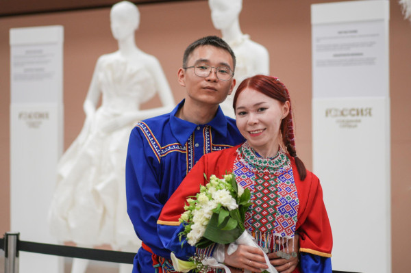 Югорские молодожены стали лицом всероссийского праздника коренных народов