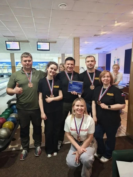 Третье место заняла команда "Восход" в соревнованиях по боулингу!