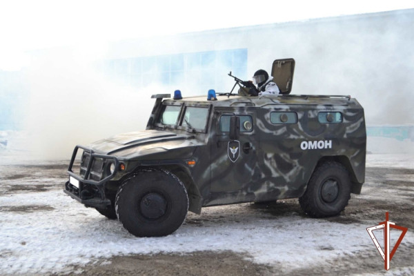 В Управлении Росгвардии по ХМАО &mdash; Югре подвели итоги деятельности ОМОН и СОБР с начала года