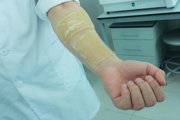 В Югре создали повязки для быстрого заживления ран