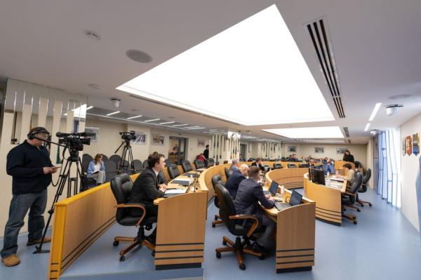 Через два месяца закончится учебный год и станет актуальной тема летнего ремонта общеобразовательный учреждений города