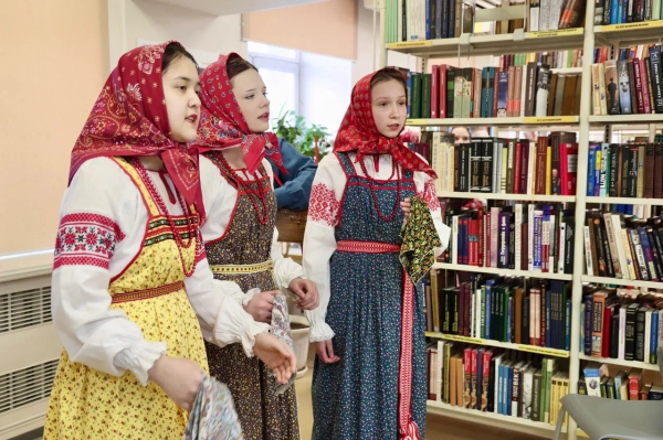 В Сургуте прошла масштабная Библионочь с театром теней и народными костюмами
