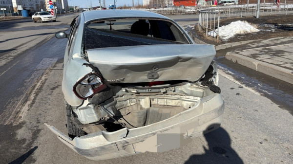 Неудачно перестроился: два человека пострадали в ДТП в Югре