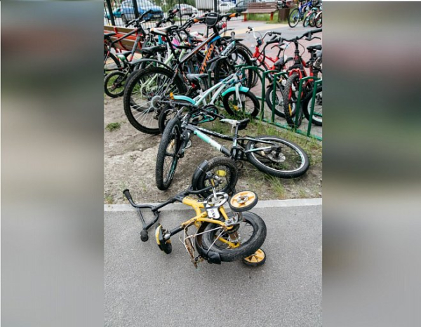 В ХМАО на загородной трассе &laquo;Лексус&raquo; насмерть сбил велосипедиста