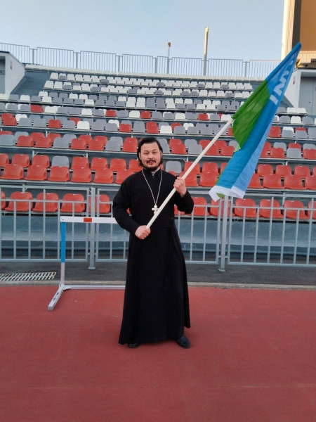 Священник из Сургута пробежал 42 км на крупнейшем марафоне страны