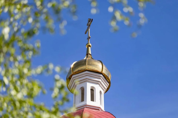 Более семи тысяч сургутян прошли Крестным ходом в честь праздника Святой Троицы