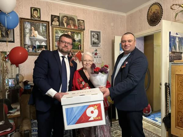 В преддверии 81-ой годовщины Победы в Великой Отечественной войне в Сургуте поздравили участников трудового фронта и бывших несовершеннолетних узников концлагерей