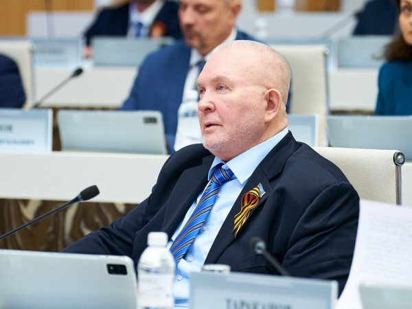 Владимир Семенов принял участие в заседании окружного Правительства