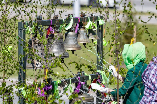 Более семи тысяч сургутян прошли Крестным ходом в честь праздника Святой Троицы