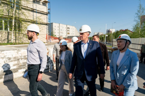 В Сургуте губернатор Югры Руслан Кухарук проинспектировал ход работ на СМДТ В Сургуте губернатор Югры Руслан Кухарук проинспектировал ход работ на СМДТ
