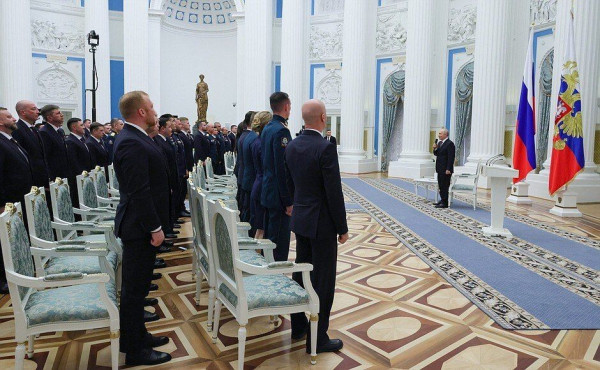 Президент РФ Владимир Путин встретился с выпускниками федеральной кадровой программы &laquo;Время героев&raquo;