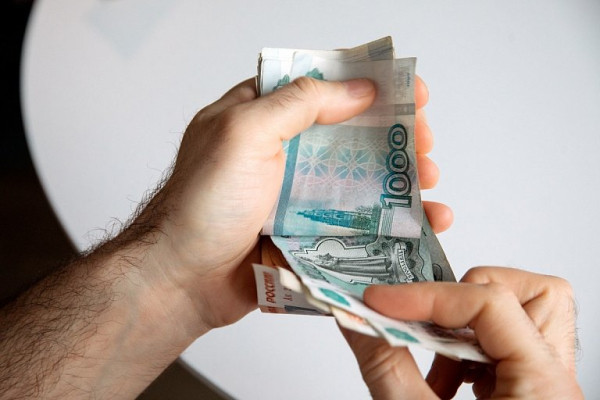 В ХМАО арестован вымогатель, который избил раненого солдата СВО, требуя деньги