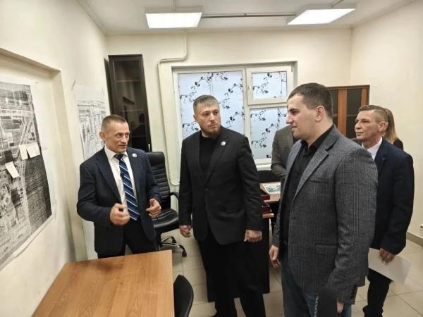 Депутат Думы Югры Дмитрий Аксёнов высоко оценил работу ТОС &laquo;Александрия&raquo; и центра &laquo;Формат&raquo; в Сургуте