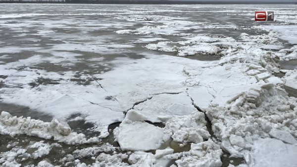 Движение уже началось: ледоход вплотную подошел к Сургуту