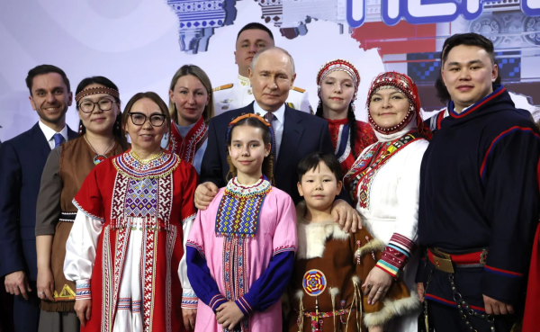 Жители Югры и Ямала рассказали Президенту России о сохранении культуры коренных народов