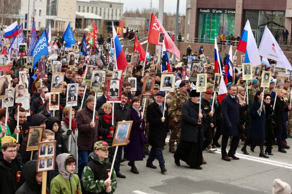 В Сургуте прошел митинг, посвященный 81-й годовщине Победы в Великой Отечественной войне