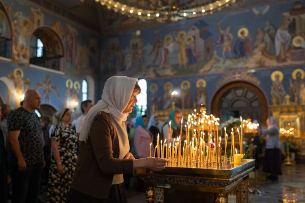 Более семи тысяч сургутян прошли Крестным ходом в честь праздника Святой Троицы