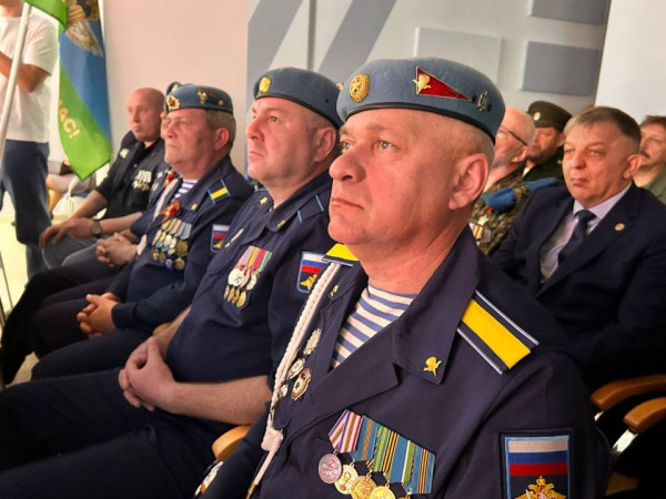 Сегодня в историческом парке &laquo;Россия &ndash; Моя история&raquo; состоялось торжественное мероприятие, посвященное десятилетию региональной общественной организации ХМАО-Югры &laquo;Ассоциация ветеранов десантных войск и войск спецназа&raquo;, на...