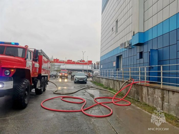 В Сургуте загорелся банный комплекс &laquo;Аквамарин&raquo;