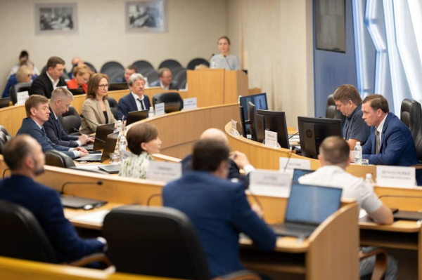 Двадцать два вопроса рассмотрели сегодня на сорок пятом заседании Думы города