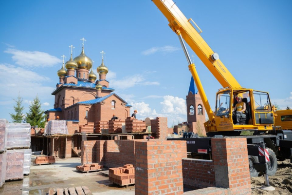 В Пыть-Яхе забили первую сваю под будущую воскресную школу