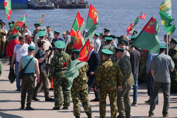 Их служба не знает границ: В Сургуте отметили День пограничника
