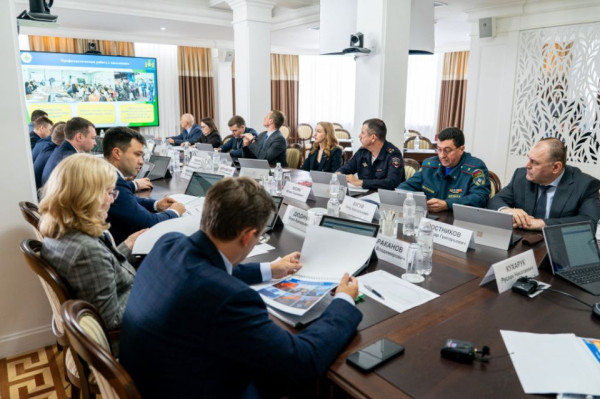 812 пожаров с начала года и рост гибели людей. Губернатор Югры потребовал усилить профилактику