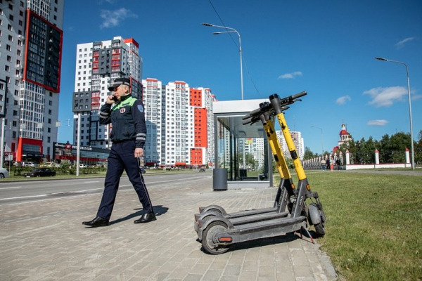 Электросамокатчик сбил женщину в Сургуте и скрылся. Полиция ищет очевидцев