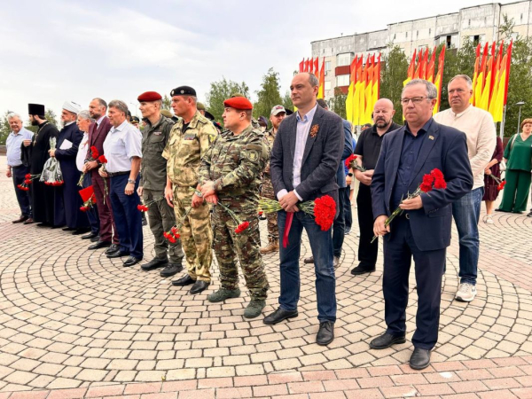 Сегодня в Сургуте состоялись мероприятия, посвященные Дню скорби