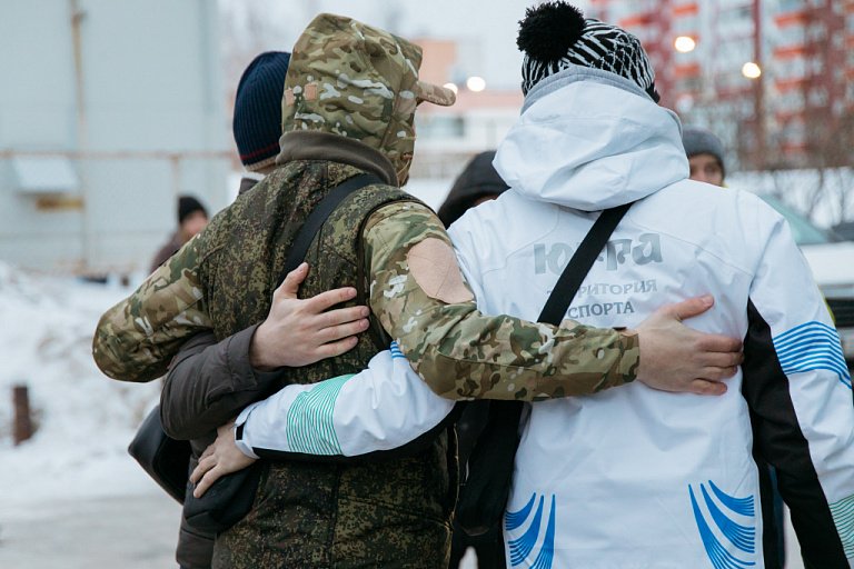 Солдат из Сургута вернулся из украинского плена после обмена &laquo;185 на 185&raquo;
