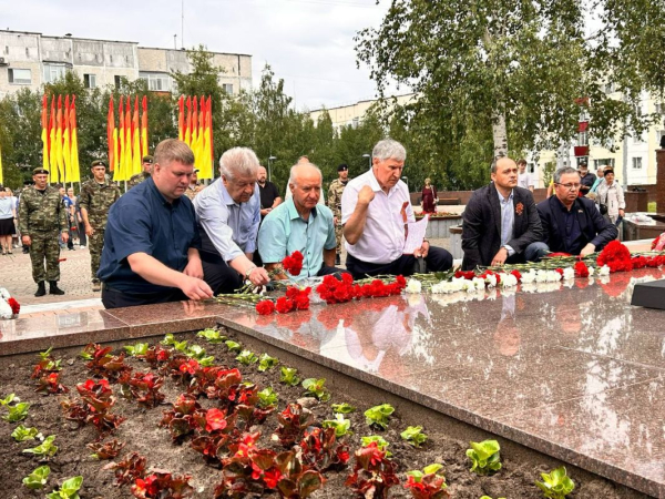 Принял сегодня участие в церемонии возложения цветов на Мемориале Славы, посвященной скорбной дате &ndash; 85-летию со дня начала Великой Отечественной войны