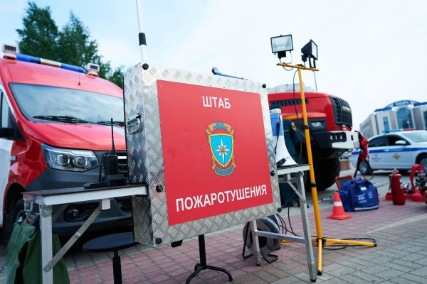 Пожарные машины, спецоборудование и уроки первой помощи